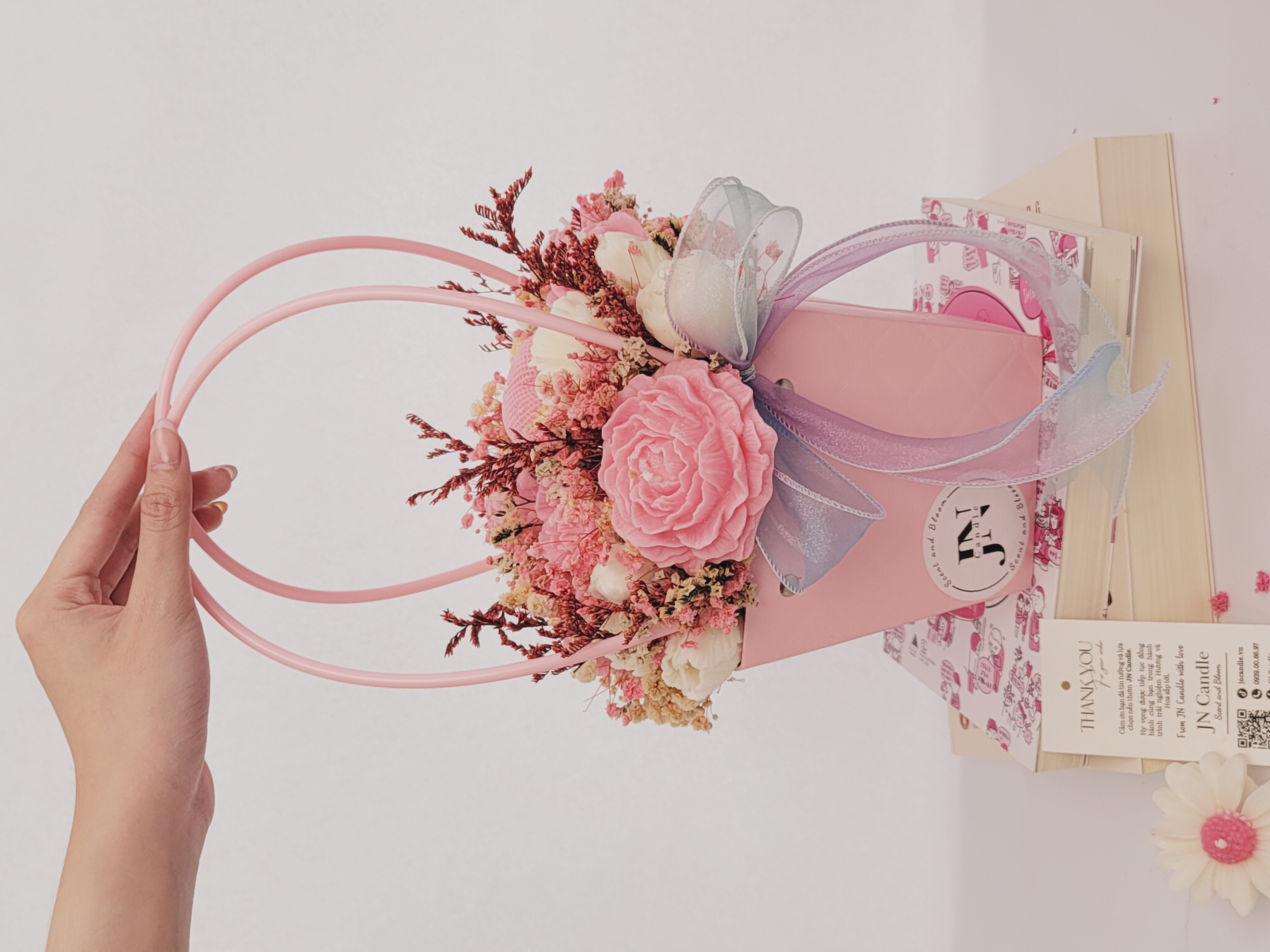 HOA NẾN THƠM HANDMADE - JN CANDLE - Kết Hợp Tinh Tế Từ Hoa Và Màu Sắc