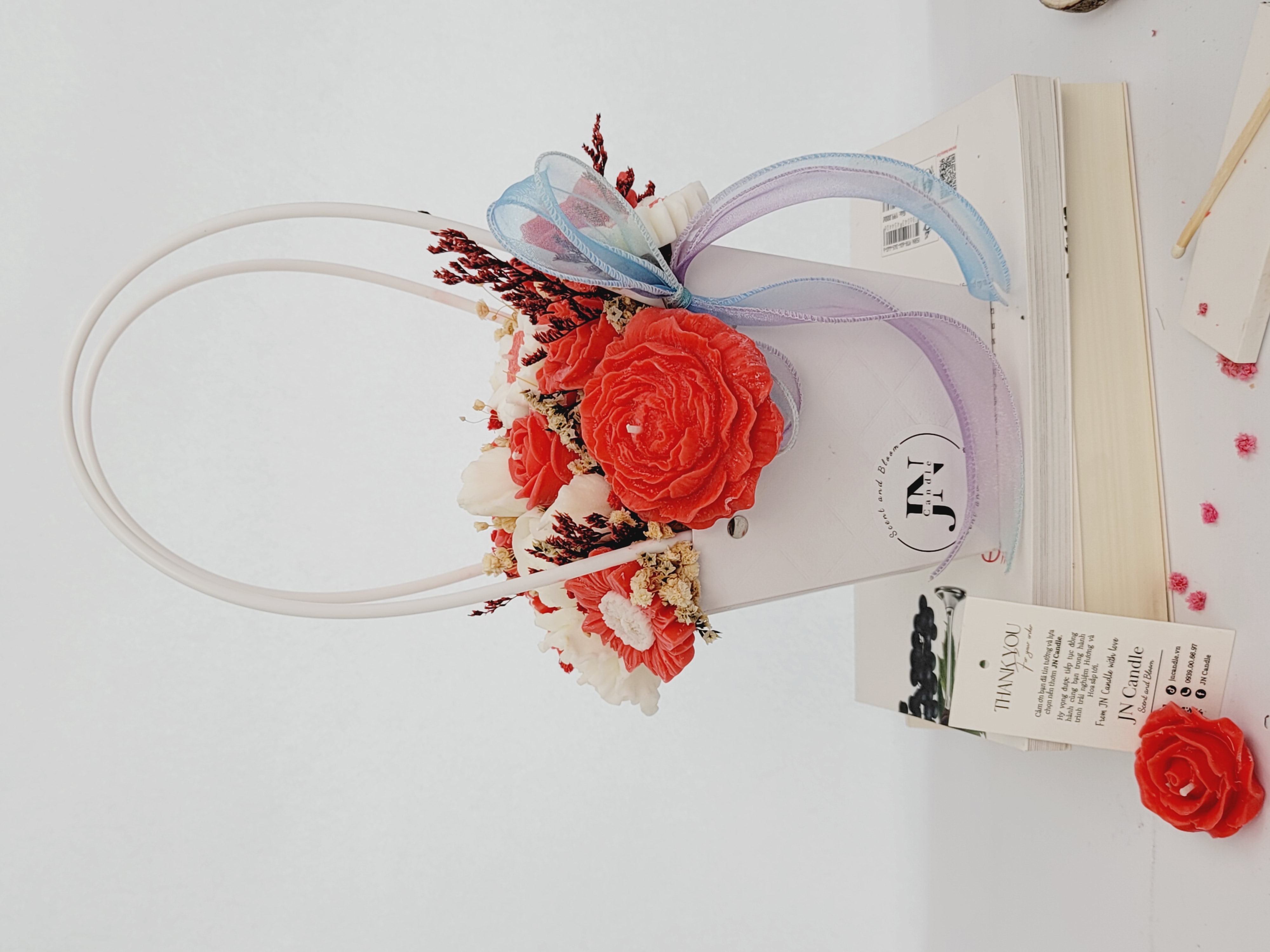 GIỎ HOA NẾN THƠM HANDMADE - JN CANDLE - Kết Hợp Tinh Tế Từ Hoa Và Màu Sắc 54 20240710 091751