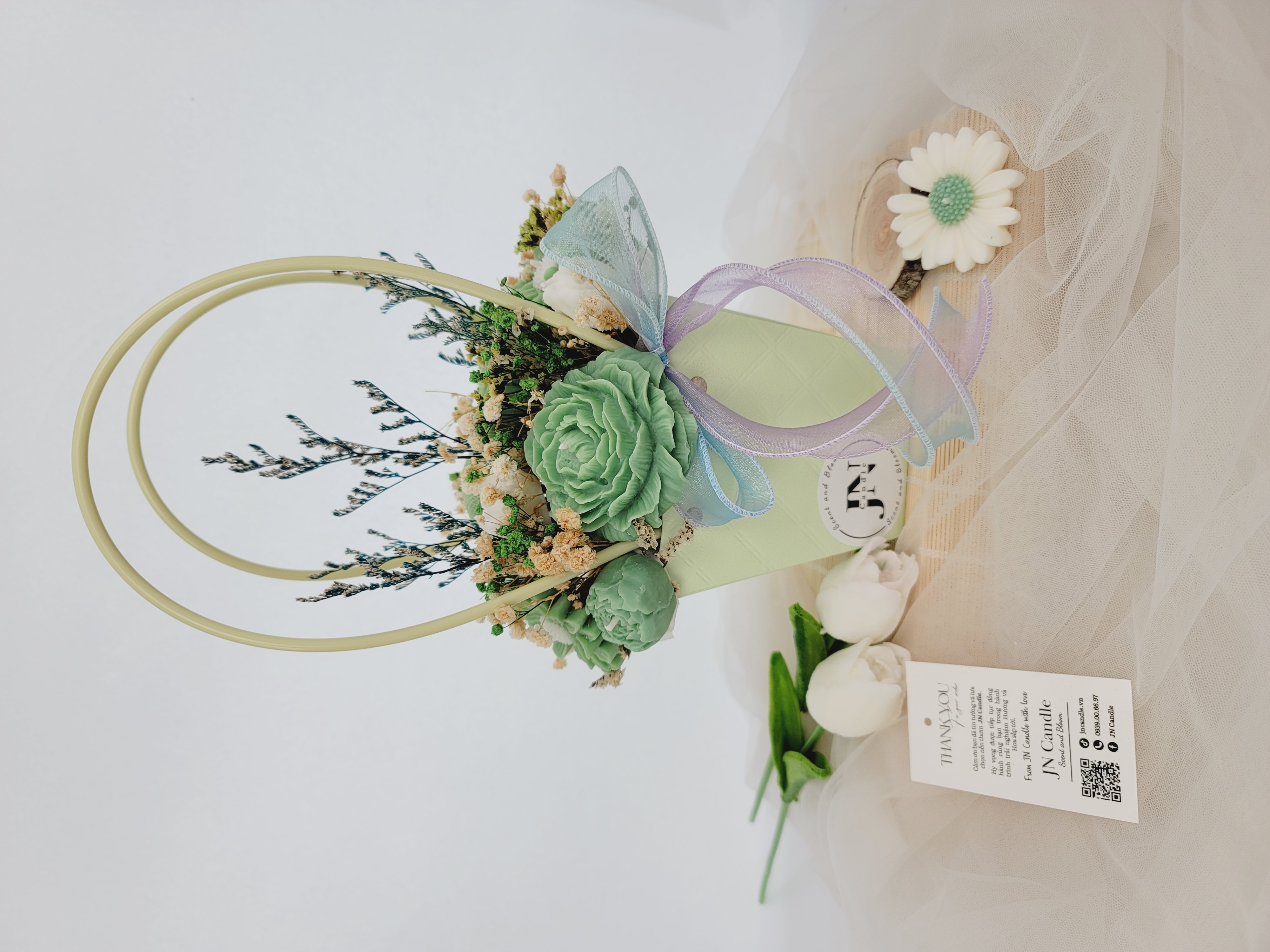 GIỎ HOA NẾN THƠM HANDMADE - JN CANDLE - Kết Hợp Tinh Tế Từ Hoa Và Màu Sắc 41 20240710 103853