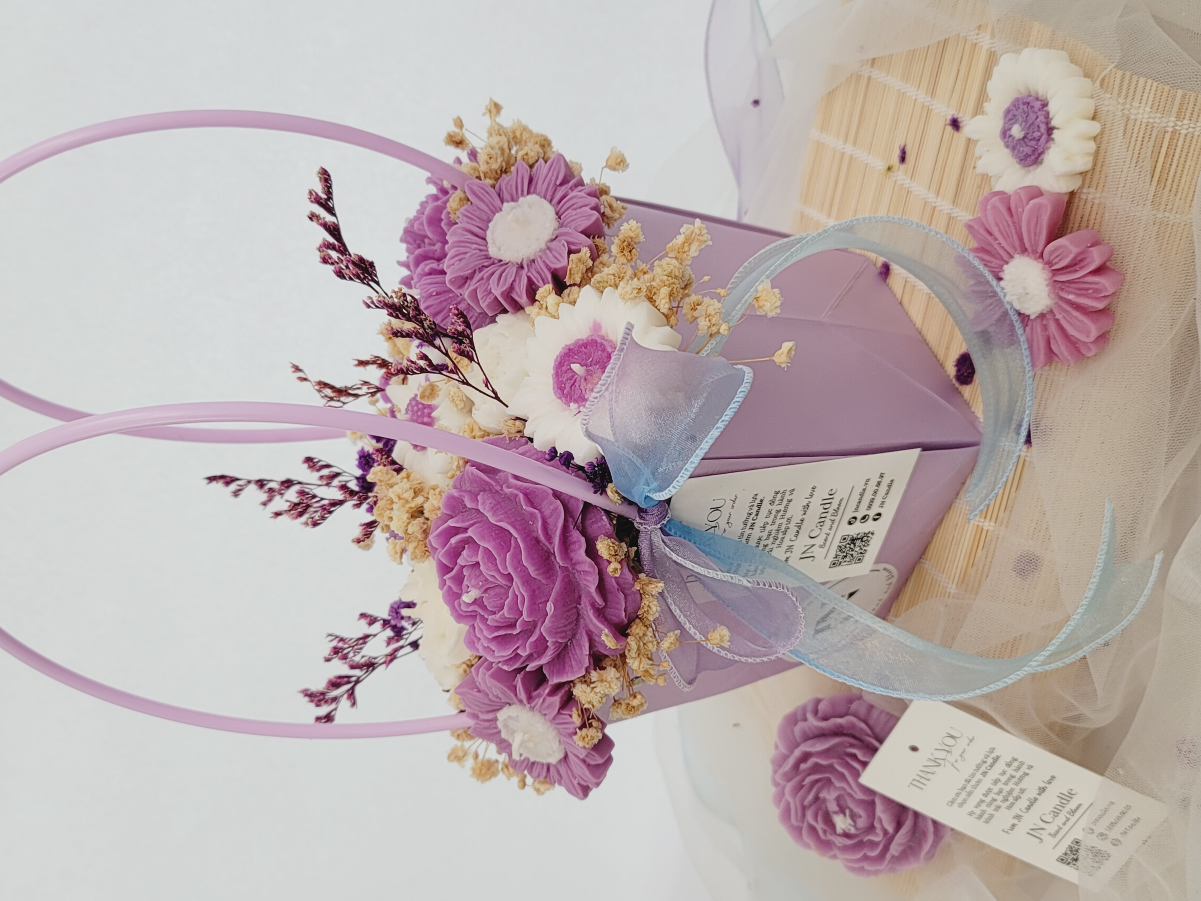 GIỎ HOA NẾN THƠM HANDMADE - JN CANDLE - Kết Hợp Tinh Tế Từ Hoa Và Màu Sắc 42 20240710 115558