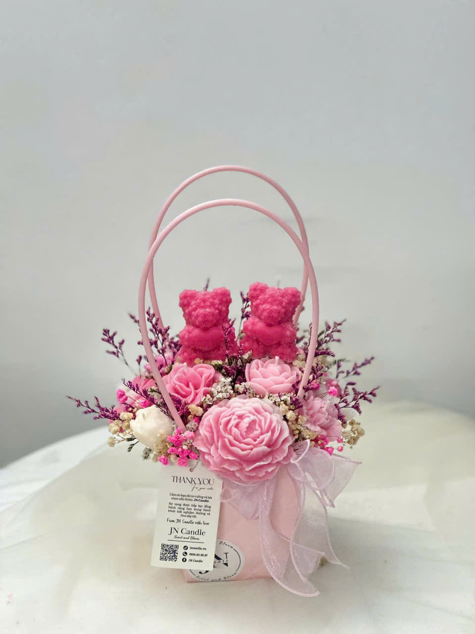 Giỏ Hoa Thơm Handmade Có Gấu – Món Quà Trang Trí Dễ Thương Và Thư Giãn Tuyệt Vời