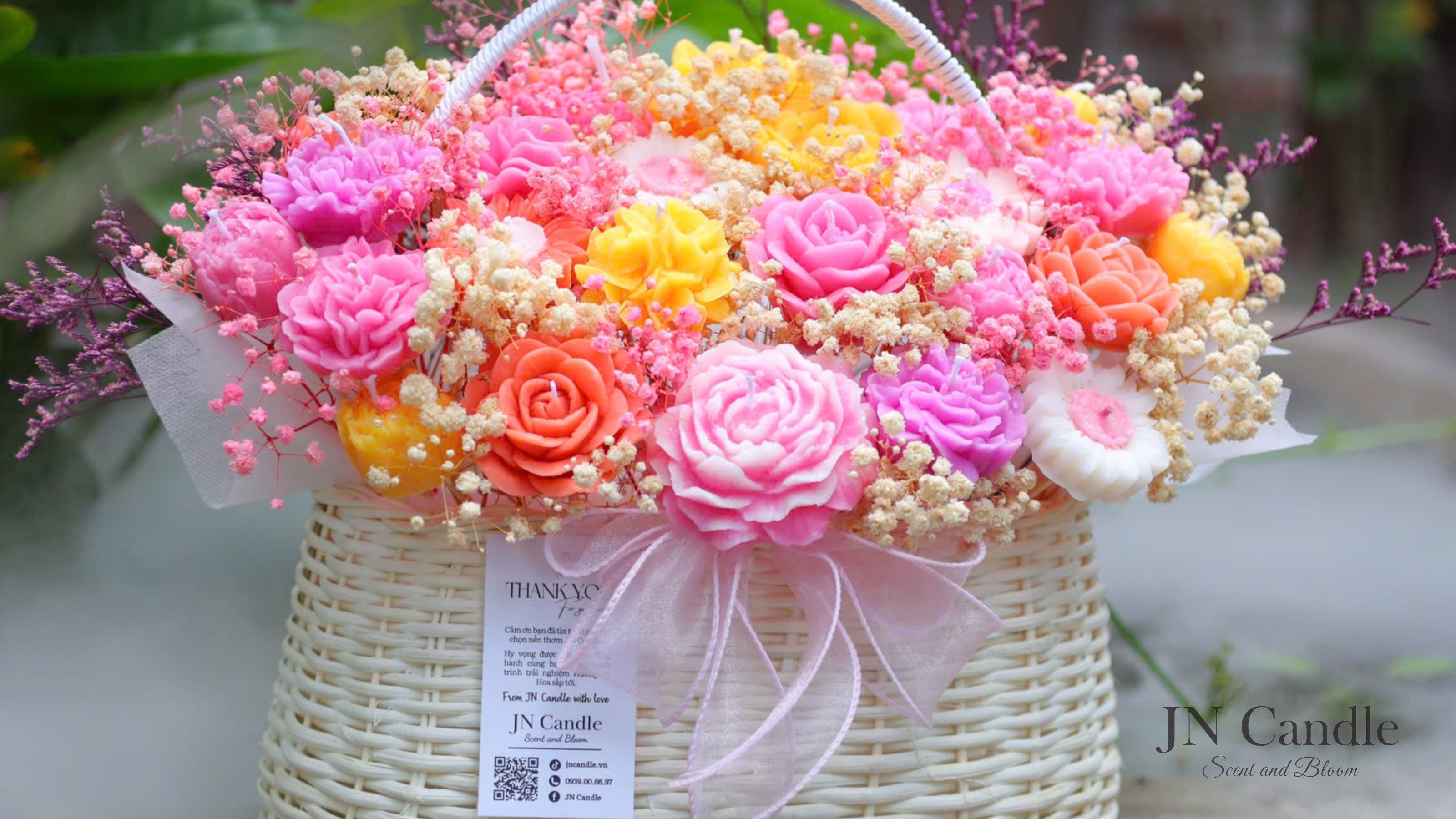 Gợi Ý Quà Tặng 20 10 Nhà JN Candle: 9+ Hộp Quà Tặng Nến Thơm Tinh Tế Chạm Đến Trái Tim 9 Gợi ý tặng quà 20 10 cho vợ - Giỏ hoa nến thơm rổ mây JN Candle