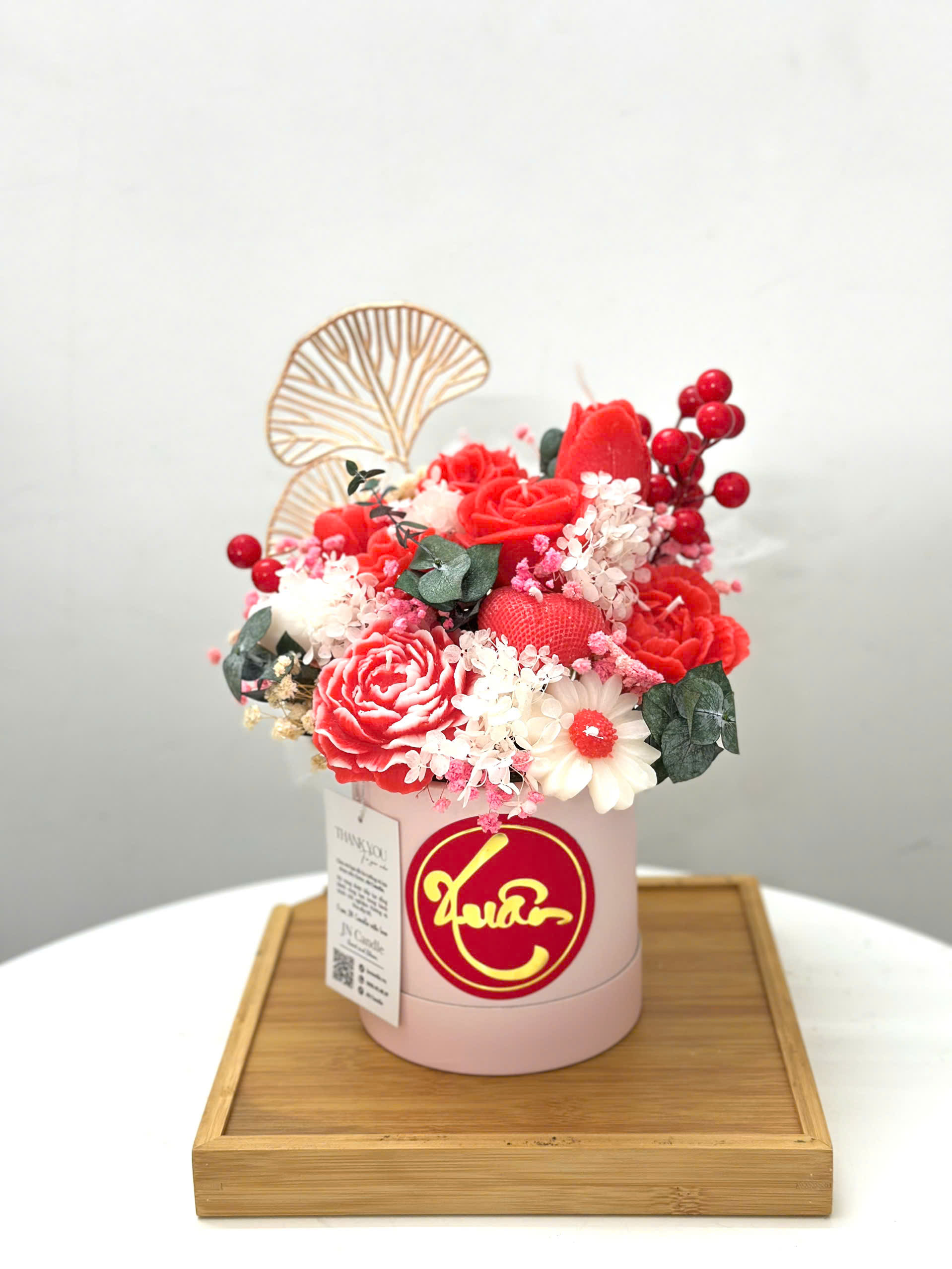Giỏ hoa nến thơm hộp trụ tết 300gr JN Candle